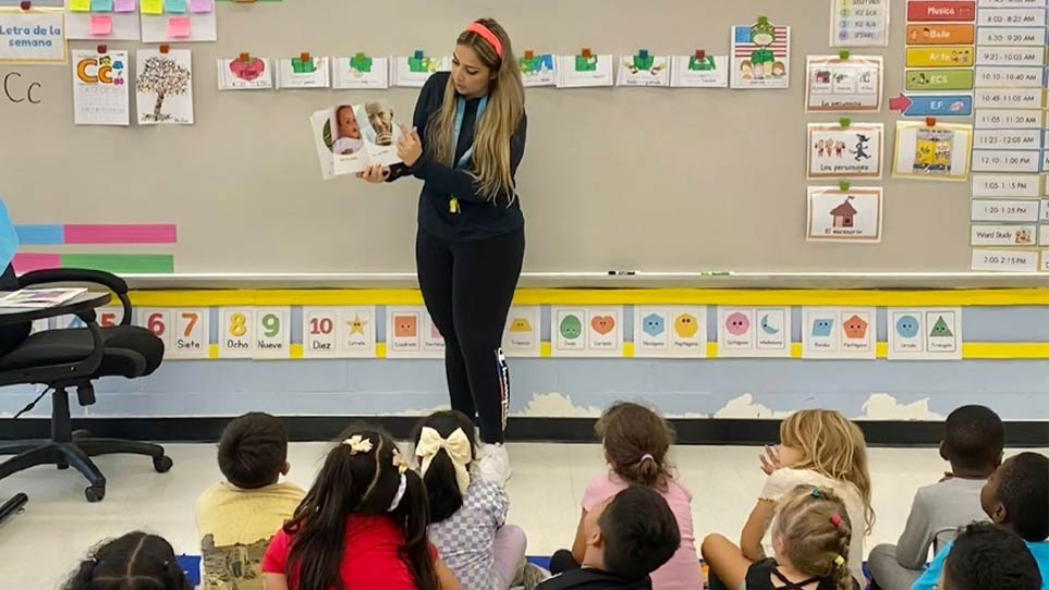 alejandra-diaz-02-16-9